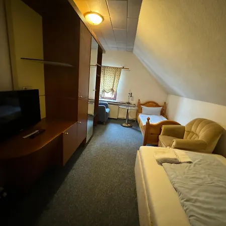 Zum Klueverbaum Hotel